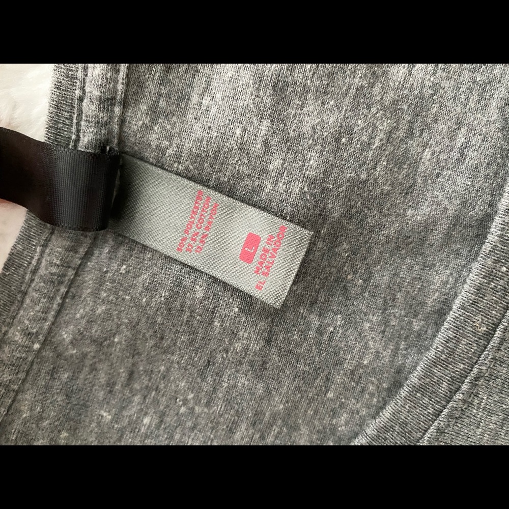 Workout Tank size large - Picture 3 of 3